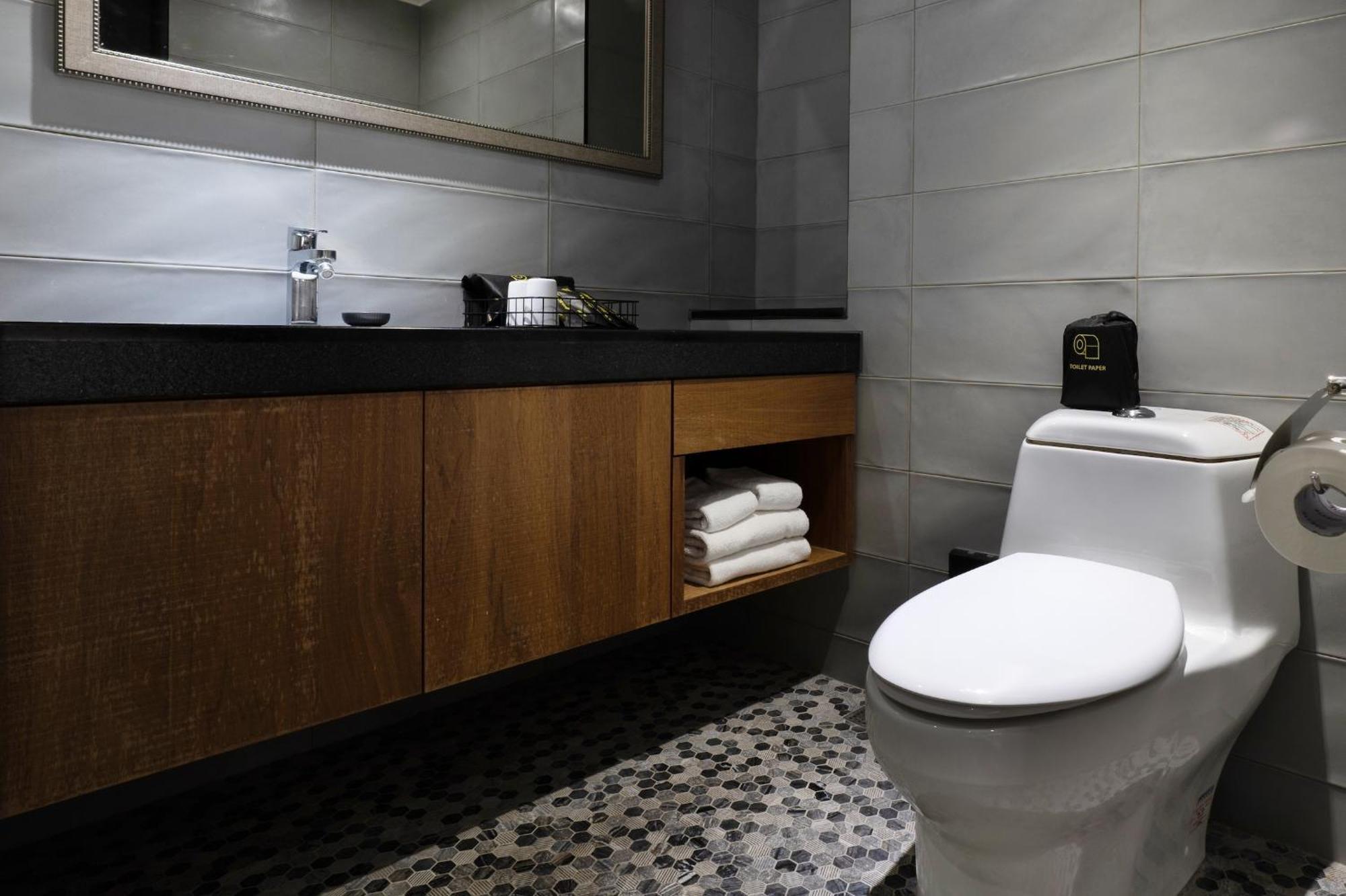 Check Inn Taichung Wenxin Zhongqing Exterior photo